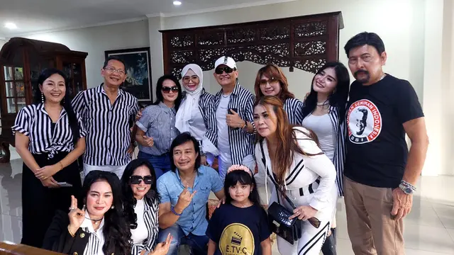 Roy Marten dan Rekan-rekan Artis