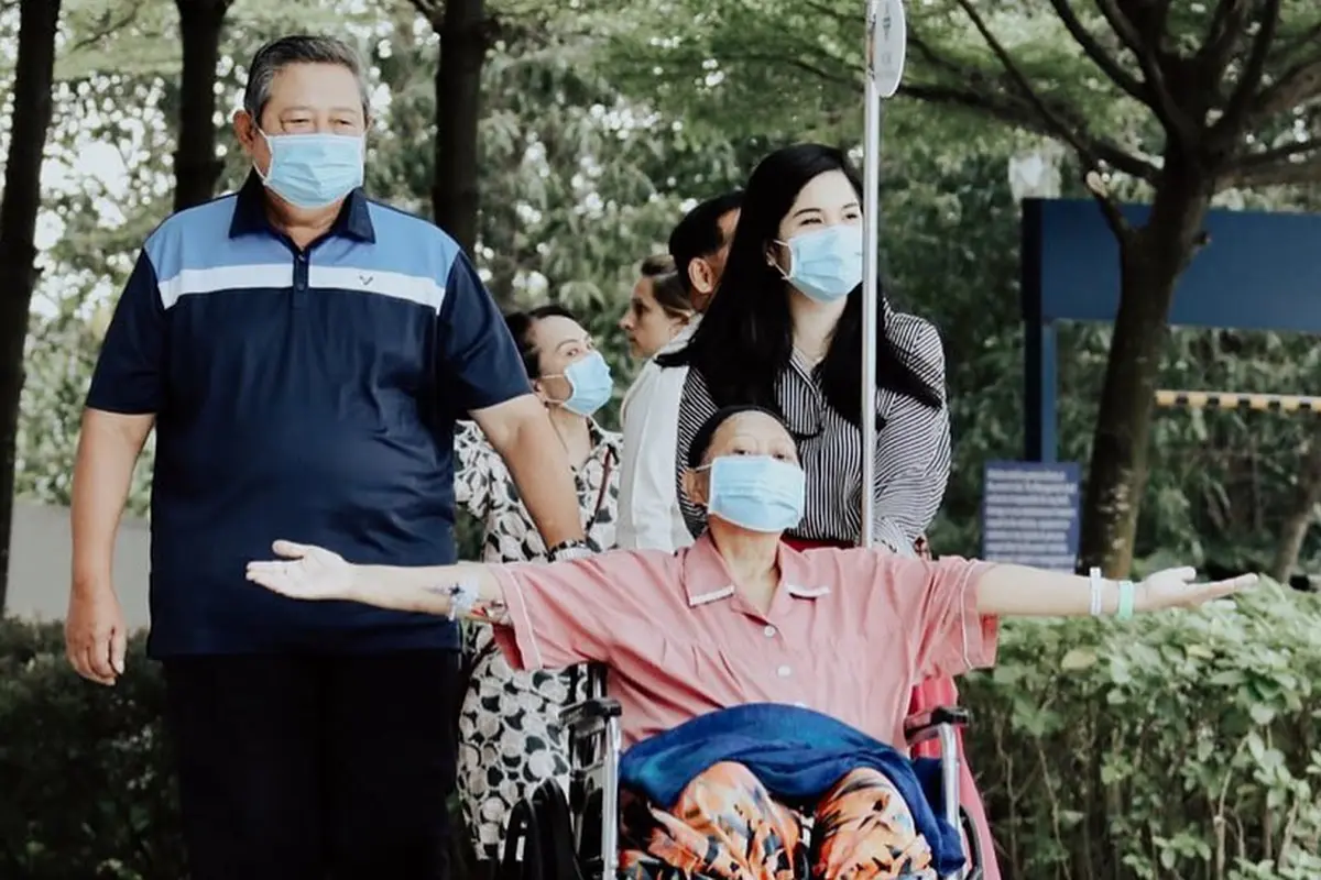 [Fimela] Ani Yudhoyono