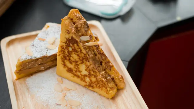 hong kong french toast roti bakar