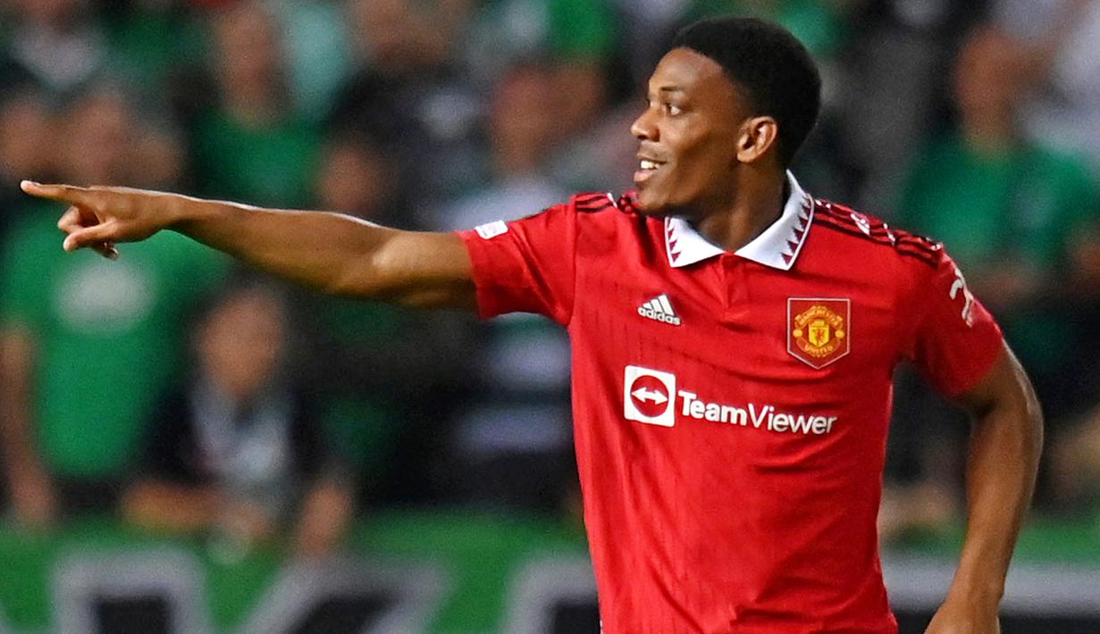 Selebrasi striker Manchester United, Anthony Martial setelah mencetak gol ke gawang Omonia Nicosia pada laga fase Grup E Liga Europa 2022/2023 di GSP Stadium, Nicosia, Siprus (6/10/2022). Anthony Martial telah mencetak 7 gol dan 1 assist dari 24 penampilan bersama MU dalam 5 edisi Liga Europa yang diikutinya. (AFP)