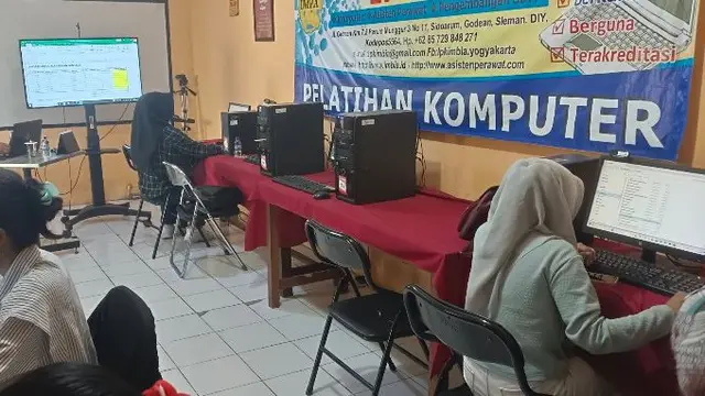 Cerita Suryono Kelola LPK IMBIA Usaha Kursus Komputer Jogja Lebih Praktis dengan BRImo