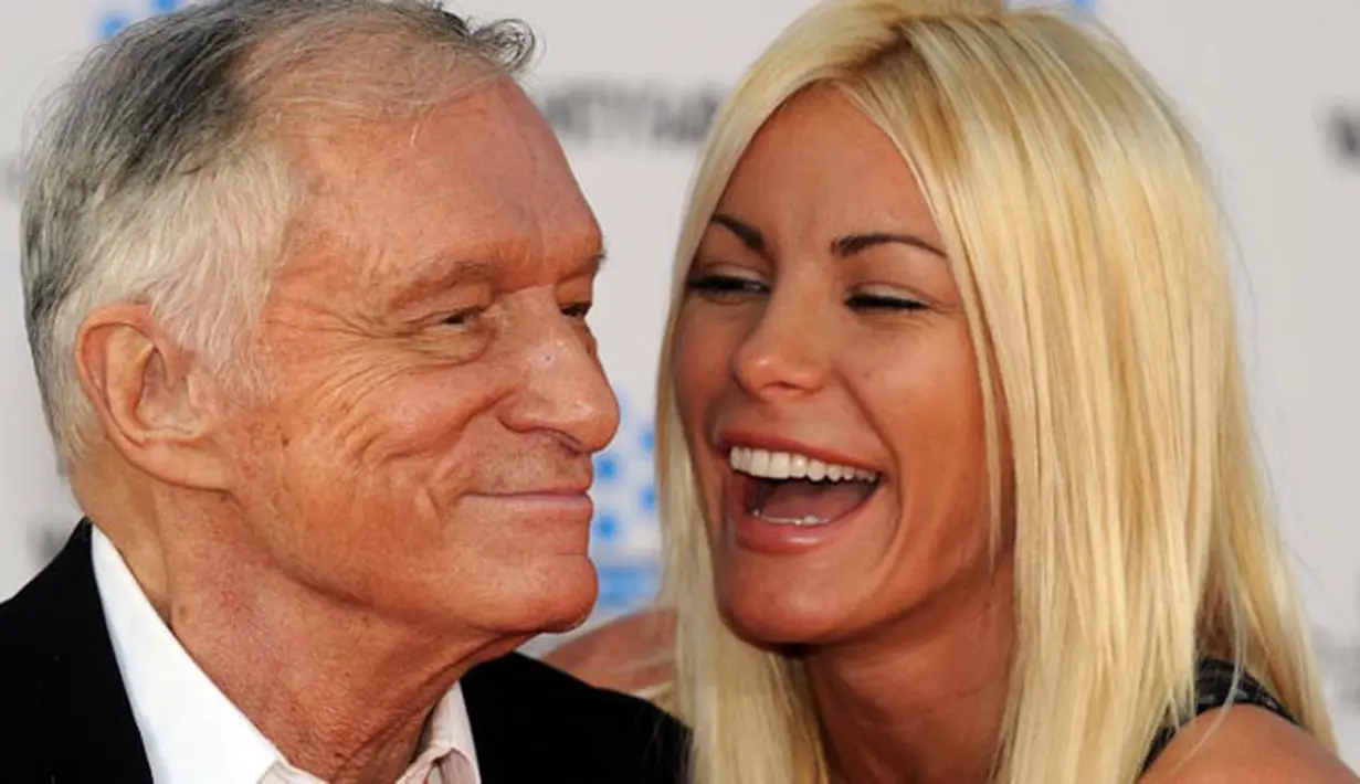 Kepergian Hugh Hefner menjadi luka mendalam bagi orang-orang terdekatnya, terutama bagi sang istri, Crystal Harris. Beberapa haris setelah bos Playboy itu meninggal dunia, Crystal akhirnya membuka suaranya. (AFP/Gabriel Bouys)