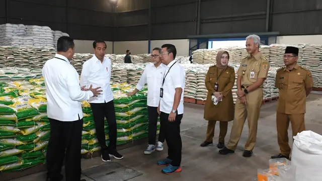 Presiden Jokowi meluncurkan kegiatan penyaluran cadangan beras pemerintah (CBP) di Sukoharjo, Jawa Tengah Senin (10/4/2023).