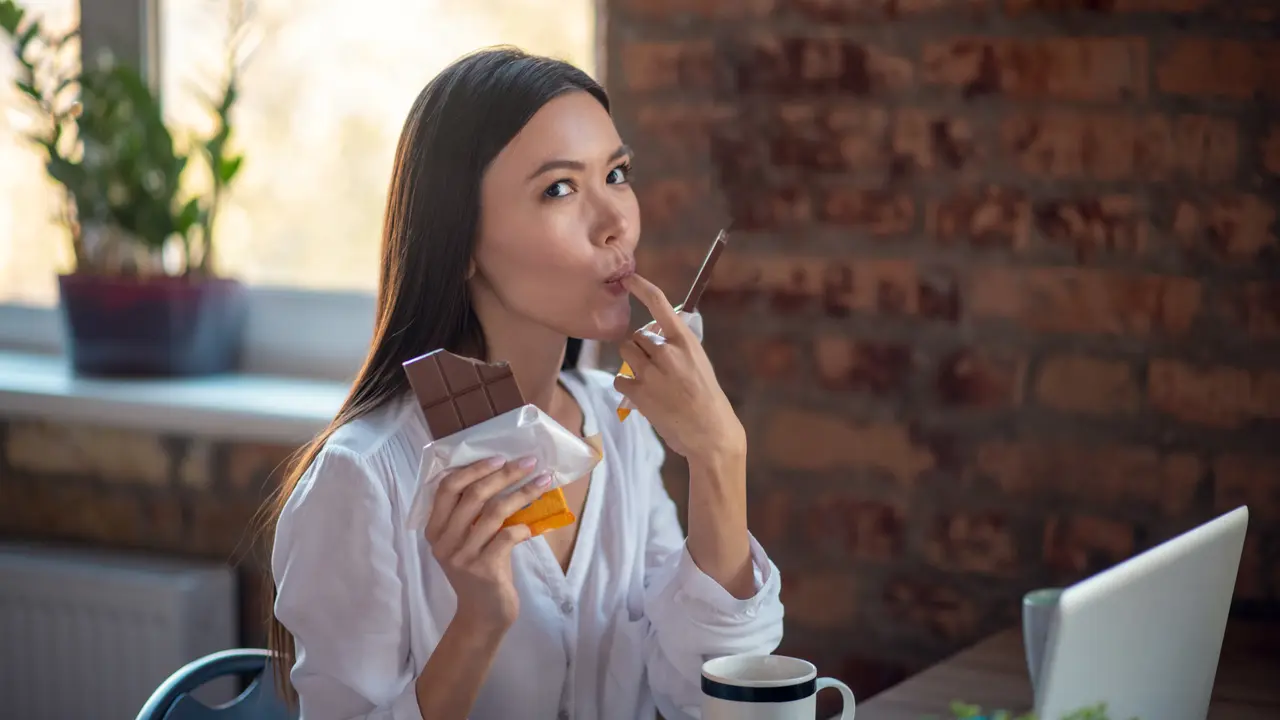 Hindari 7 Makanan Ini Setelah Memasuki Usia 30 Tahun untuk Menunda Tanda-Tanda Penuaan dan Tetap Awet Muda