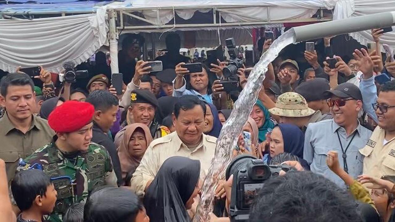Menhan Prabowo Subianto meresmikan lima titik sumber air di Sukabumi, Jawa Barat, Sabtu (30/12/2023)