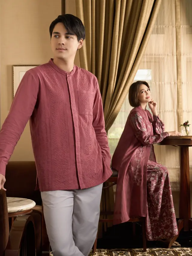 Potret Detail Gamis Motif Luna Maya