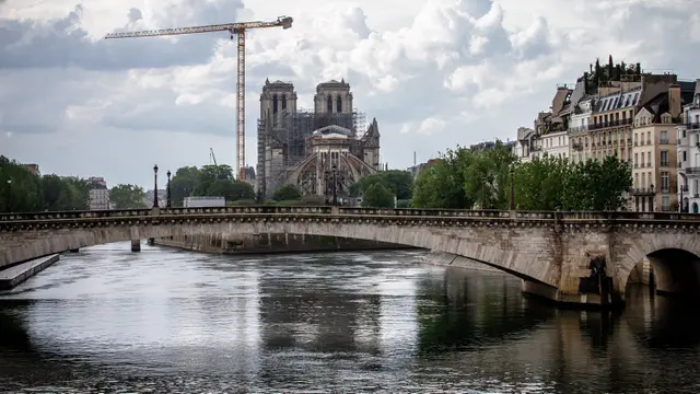 FOTO: Renovasi Katedral Notre-Dame Kembali Dilanjutkan