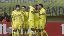 Para pemain Villarreal merayakan gol ke gawang Real Madrid pada laga La Liga Spanyol di Stadion El Madrigal, Spanyol, Minggu (13/12/2015). (AFP/Jose Jordan)
