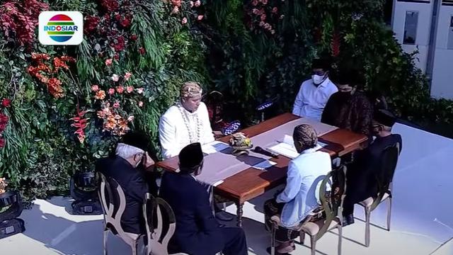 6 Momen Akad Nikah Via Vallen dan Chevra Yolandi, Kental dengan Adat Jawa