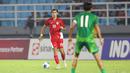 <p>Pemain Timnas Indonesia U-23, Dion Markx menggiring bola dibayangi pemain Makau saat laga Gurp J Kualifikasi Piala Asia U-23 2026 di Gelora Delta Sidoarjo, Sabtu (06/09/2025). (Bola.com/Abdul Aziz)</p>