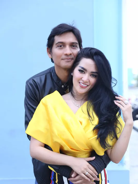 "Aku jadi foto-foto kalau ngapain saja. Kemana-mana foto. Saya heran ketika saya lagi tidur foto, bangun tidur juga foto," aku Lucky Hakim, di kawasan Tendean, Jakarta Selatan, Senin (24/1/2017). (Nurwahyunan/Bintang.com)