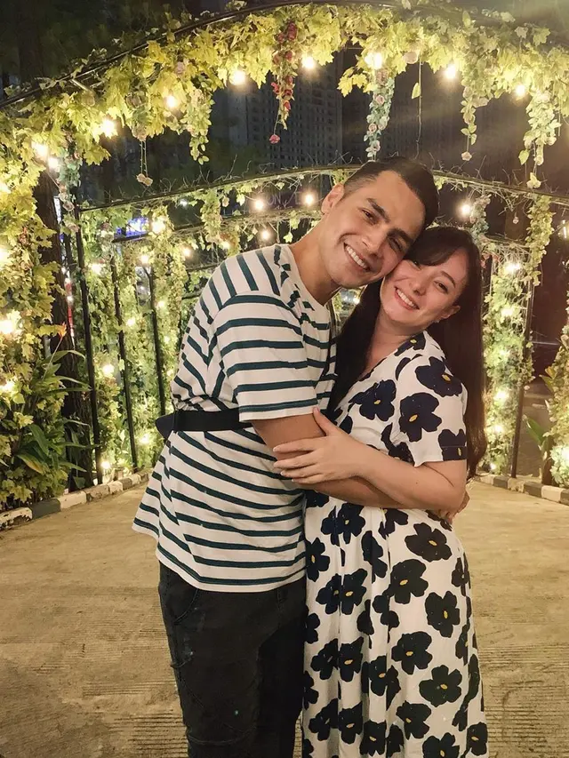 [Fimela] Asmirandah dan Jonas Rivanno