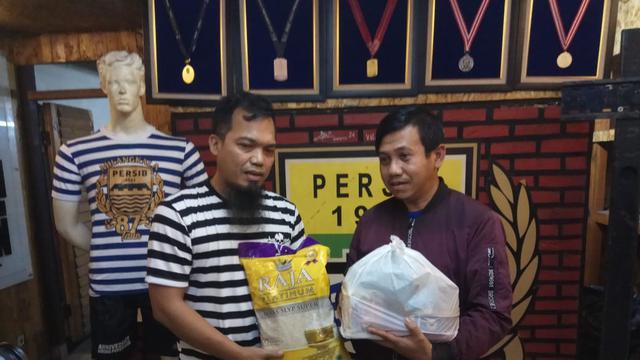 Viking Bagi-bagi Sembako