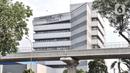 Kondisi atap Gedung Lembaga Sensor Film (LSF) yang ambruk di Jalan MT Haryono, Jakarta, Rabu (7/10/2020). Atap Gedung yang ditempati oleh tim Pesona Indonesia Kementerian Pariwisata tersebut ambruk pada pagi tadi. (merdeka.com/Iqbal S. Nugorho)