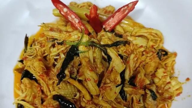 Resep ayam suwir rica-rica kemangi. (dok. Cookpad @DeeDee_Rasuan)