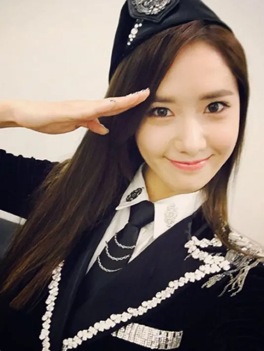 Yoona dijadikan mascot dari girlband nya tersebut. (via instagram@yoona__lim)