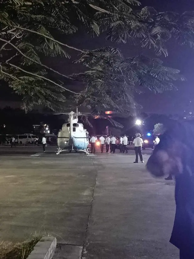 Helikopter yang membawa Presiden Ferdinand Marcos Jr ke konser Coldplay di Metro Manila. (Instagram @ishyungshi)
