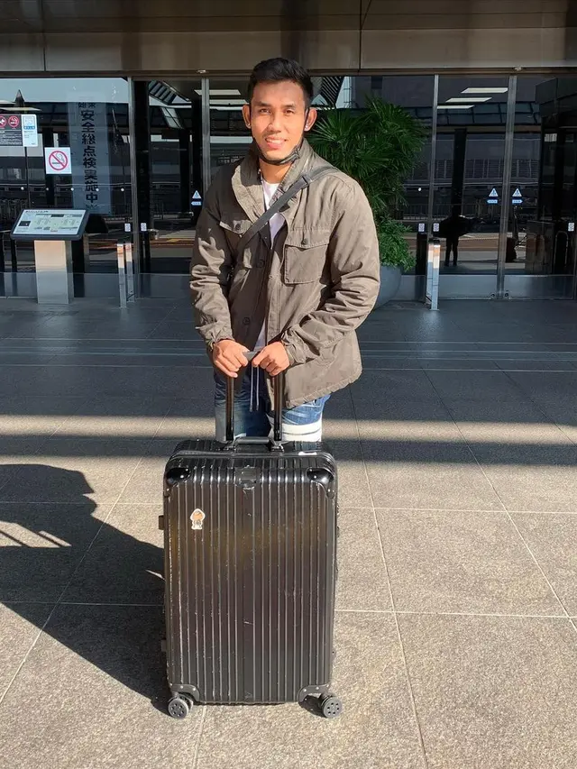 6 Potret Teerasil Dangda, Striker Thailand yang Sekilas Mirip Naga ADA Band