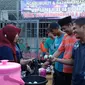 Ada banyak kegiatan yang dilakukan dalam acara ngabuburit dan bazar Ramadan di Lapas Sidoarjo ini. (Liputan6.com/Dian Kurniawan).