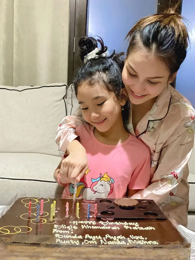 Ayu Ting Ting rayakan ultah anak ke-9 dengan sederhana