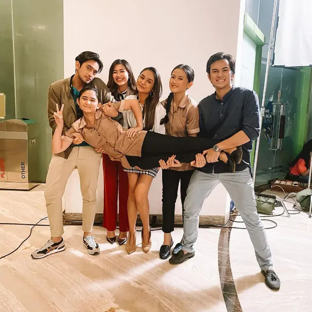 Segera Tayang, Ini 6 Potret Pemain Cinta Fitri Reborn di Balik Layar