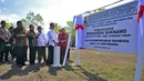 Presiden Joko Widodo meresmikan Bendungan Raknamo di Nusa Tenggara Timur, Sabtu (20/12/2014). (Rumgapres/Agus Suparto)