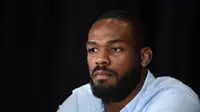 Sambil Berlinang Air Mata, Juara UFC Bantah Gunakan Doping