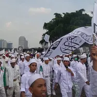Hari ini, ribuan anggota FPI akan melakukan aksi long march dan unjuk rasa terkait pernyataan Ahok soal Surat Al-Maidah ayat 51. (Foto: Youtube.com)