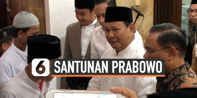 VIDEO: Usai Salat Jumat, Prabowo Santuni Anak Yatim