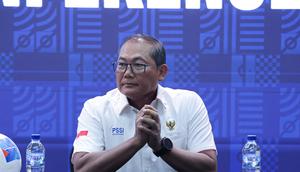 Ketua BTN Sumardji dalam sesi konferensi pers di Menara Mandiri, Jakarta, Selasa (17/12/2025). (Bola.com/Abdul Aziz)