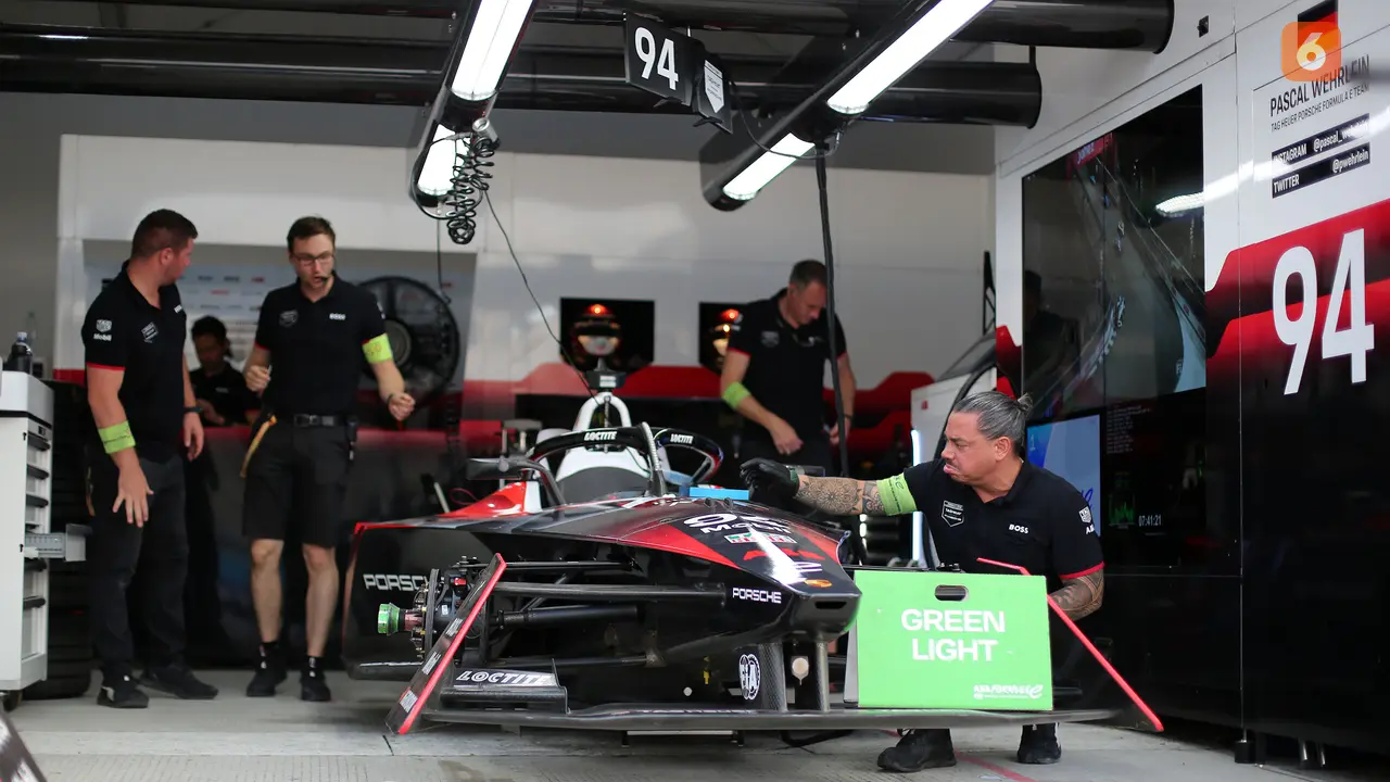 Foto: Sambut Race Kedua di Jakarta E-Prix 2023, Bagini Persiapan Sang Juara Bertahan Pascal Wehrlein
