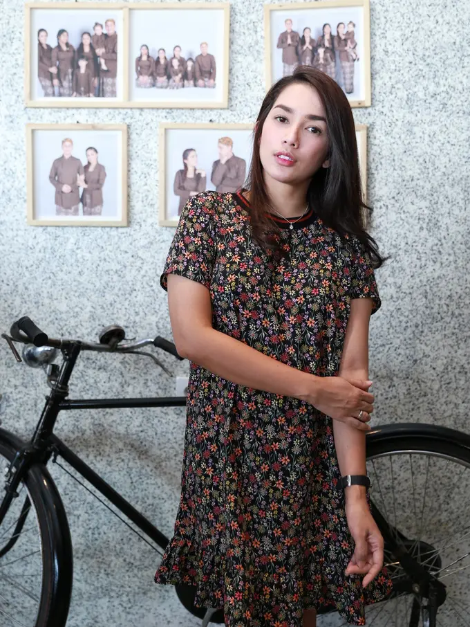 [Bintang] Ussy Sulistiawaty