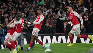 Bertanding di Emirates Stadium pada Sabtu 14 Maret 2026 waktu setempat atau Minggu (15/3/2026) dini hari WIB, The Gunners unggul lewat dua gol di penghujung laga. Tampak dalam foto, para pemain Arsenal merayakan gol saat pertandingan lanjutan Premier League musim 2025/2026 melawan Everton di Emirates Stadium, Inggris, Sabtu 14 Maret 2026 waktu setempat atau Minggu (15/3/2026) dini hari WIB. (AP Photo/Kin Cheung)