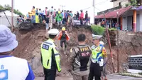 Jembatan Cidadap Sukabumi Ambles, Akses Dua Desa Terputus Total