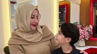 Tasyi Athasyia Bagikan Momen Malik Sang Anak Potong Rambut Gondrong, Penuh Haru dan Bangga