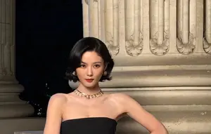 Kim Yoo Jung Tampil Cantik Maksimal di Paris