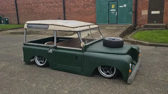Modifikasi Ekstrem Bikin Land Rover Ini Kehilangan Jati Diri