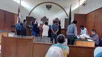 Sidang ibu digugat anak di Garut (Liputan6.com / Jayadi Supriadin)