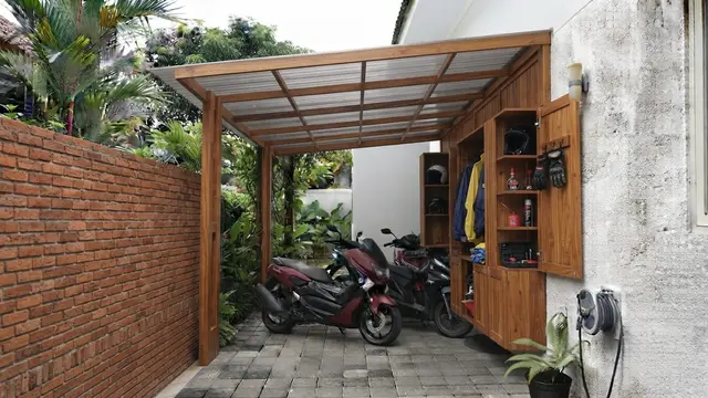 Desain Kanopi Samping Rumah untuk Area Penyimpanan Motor