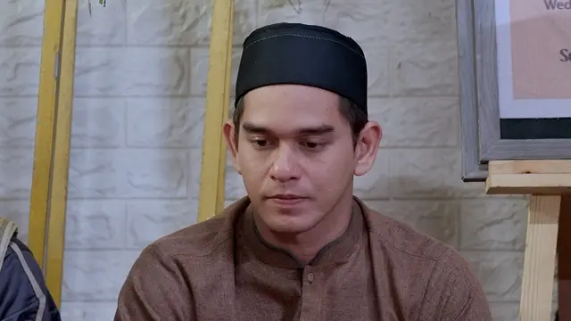 Di Antara Dua Cinta