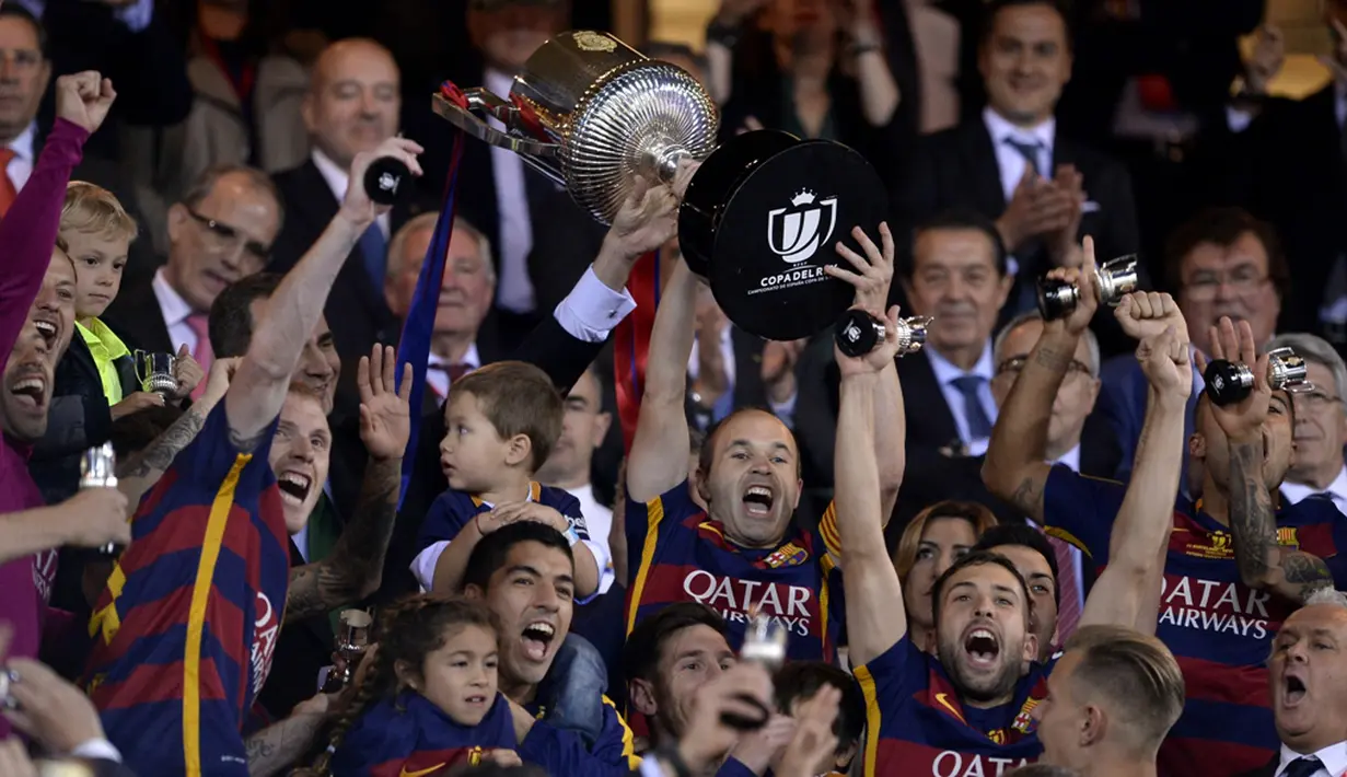 Barcelona meraih kemenangan 2-0 atas Sevilla pada final Copa del Rey yang berlangsung di Vicente Calderon, Madrid, Minggu (22/5/2016). (AFP/Josep Lago)