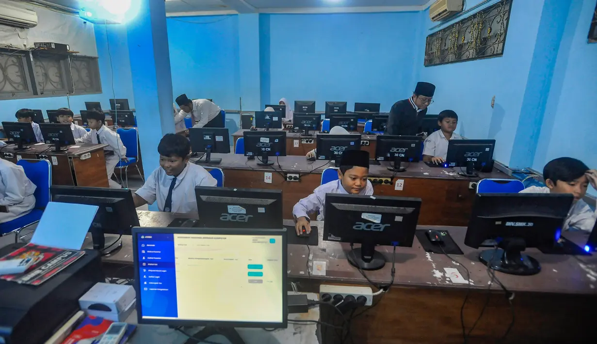 Program ini merupakan evaluasi yang dibentuk oleh Kemendikbud untuk meningkatkan mutu pendidikan. (merdeka.com/Arie Basuki)