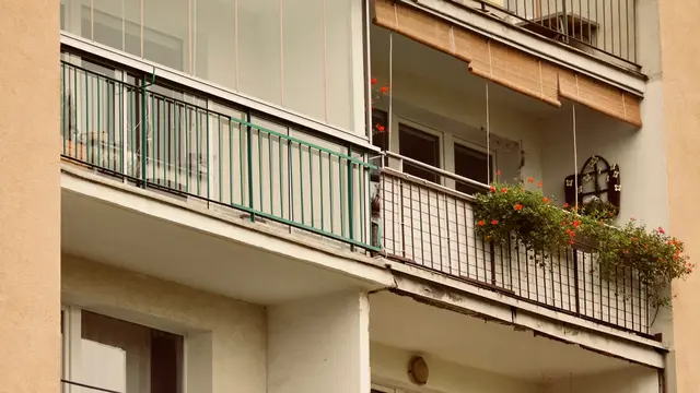 Ilustrasi Balkon