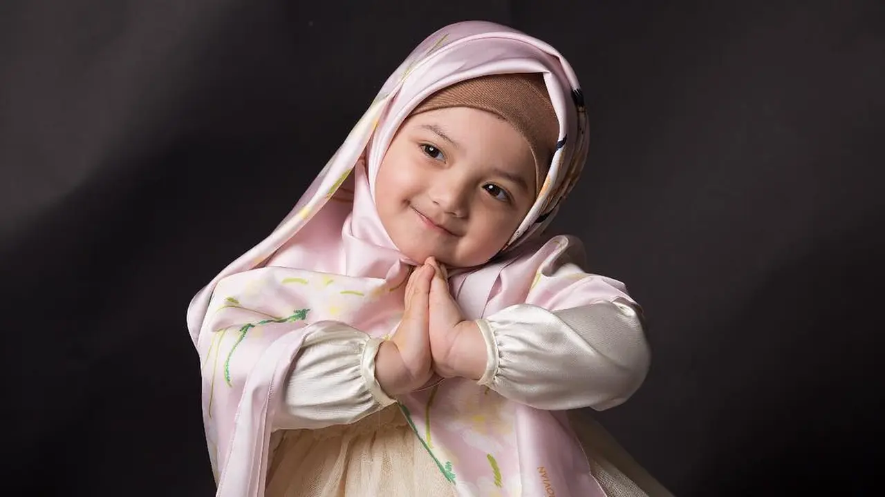 [Bintang] 18 Foto Anak Artis Indonesia yang Lucu dan Menggemaskan