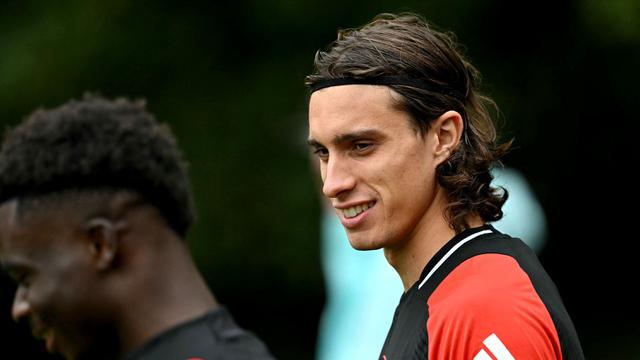 Foto: Arsenal Terancam Ditinggal Bek Baru Riccardo Calafiori saat Jamu PSG di Liga Champions