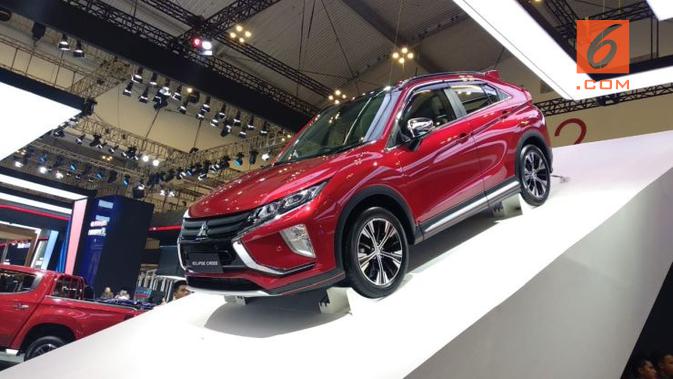 Mitsubishi Eclipse Cross diperkenalkan di GIIAS 2019, harnya mendekati setengah miliar rupiah. (Amal A/Liputan6.com)