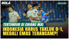 Timnas Indonesia U-22 menelan kekalahan 0-1 dari Filipina dalam laga Grup C SEA Games 2025 yang digelar di 700th Anniversary Stadium, Chiang Mai, Senin (8/12/2025). Momen raut wajah murung para pemain, bagaimana situasi di lapangan setelah peluit akh...