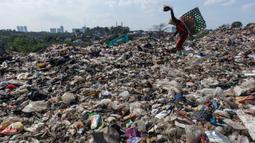 Tempat Pembuangan Akhir (TPA) Cipeucang di Tangerang Selatan, Banten disebut-sebut akan menjadi lokasi rencana pembangunan pembangkit listrik tenaga sampah (PLTSa) atau yang kini dikenal sebagai Pengolahan Sampah menjadi Energi Listrik (PSEL). (Kristianto Purnomo/AFP)