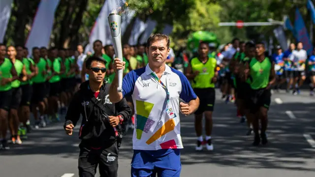 Pascal Wimar juga dikawal ratusan tentara dari kesatuan Kodam IX/Udayana.