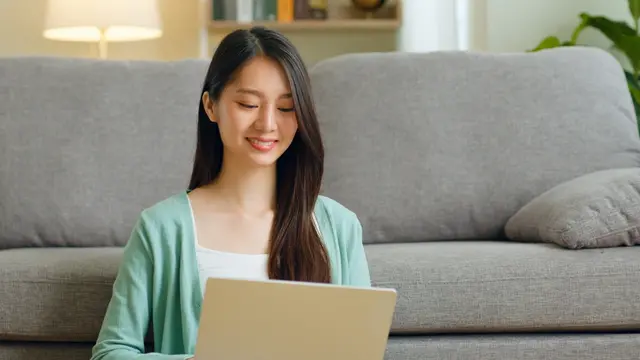 Ilustrasi Akses Sosial Media